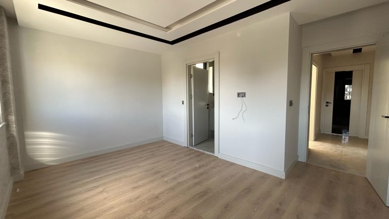 WhatsApp Image 2025-03-05 at 16.47.36 (1)